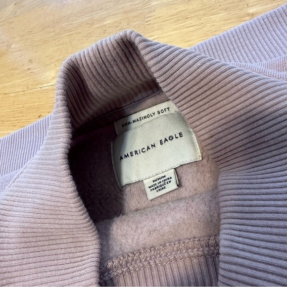 American Eagle Men’s Ahh-Mazingly Soft Lavender Lt Purple Sweatshirt M Medium - Picture 8 of 9